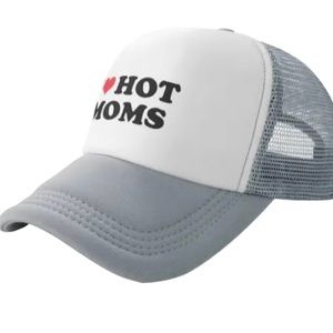 I love hot moms hat brand new